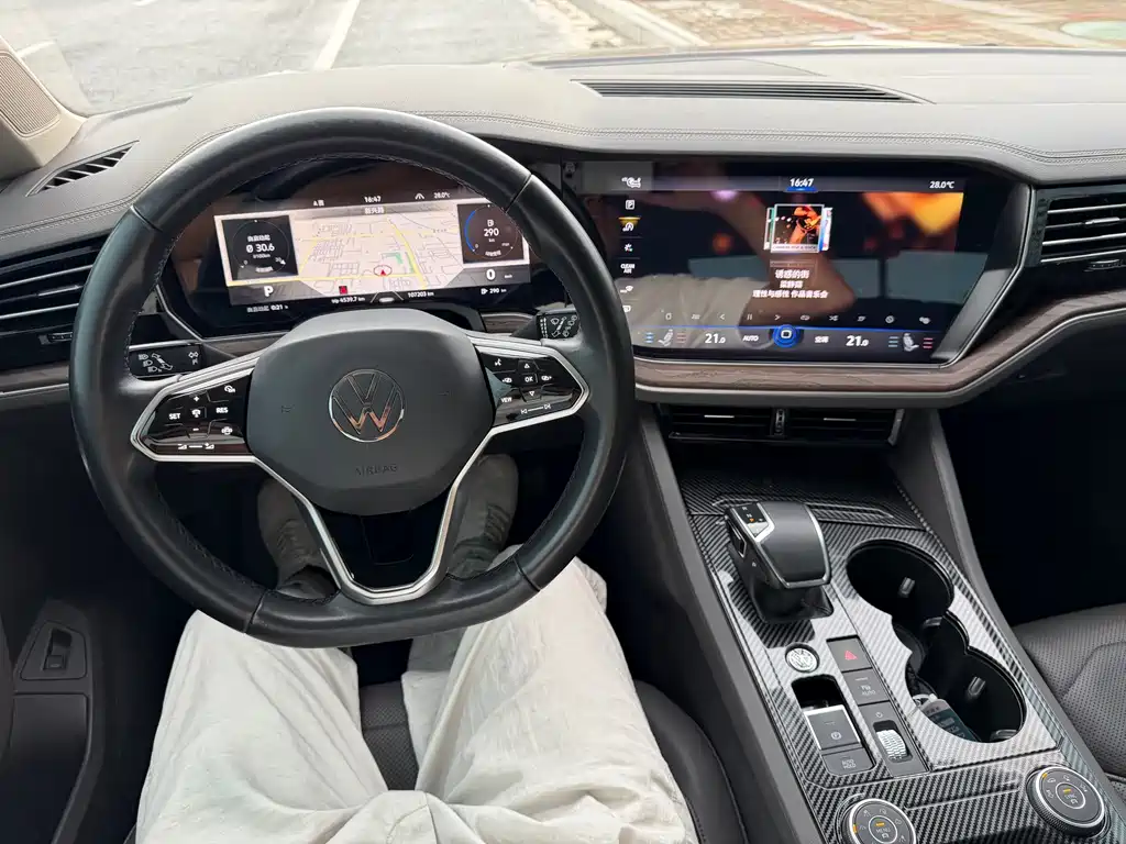 Volkswagen Touareg — миниатюра 10