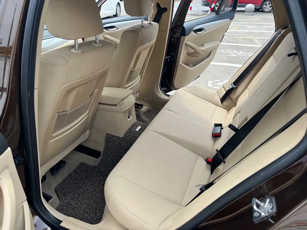 BMW X1 (Import) — миниатюра 7