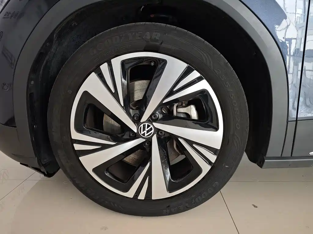 VOLKSWAGEN ID.6 CROZZ