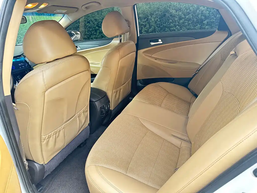 Hyundai Sonata — миниатюра 6