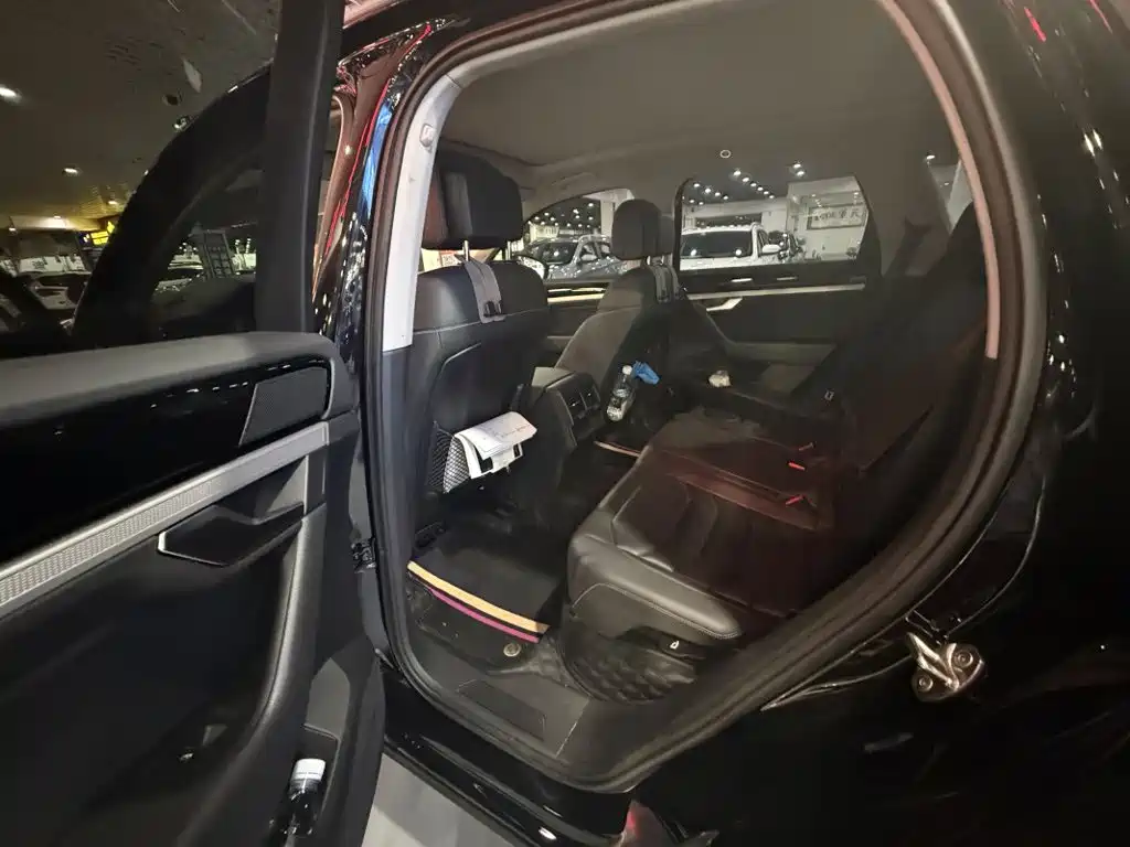 Volkswagen Touareg — миниатюра 14