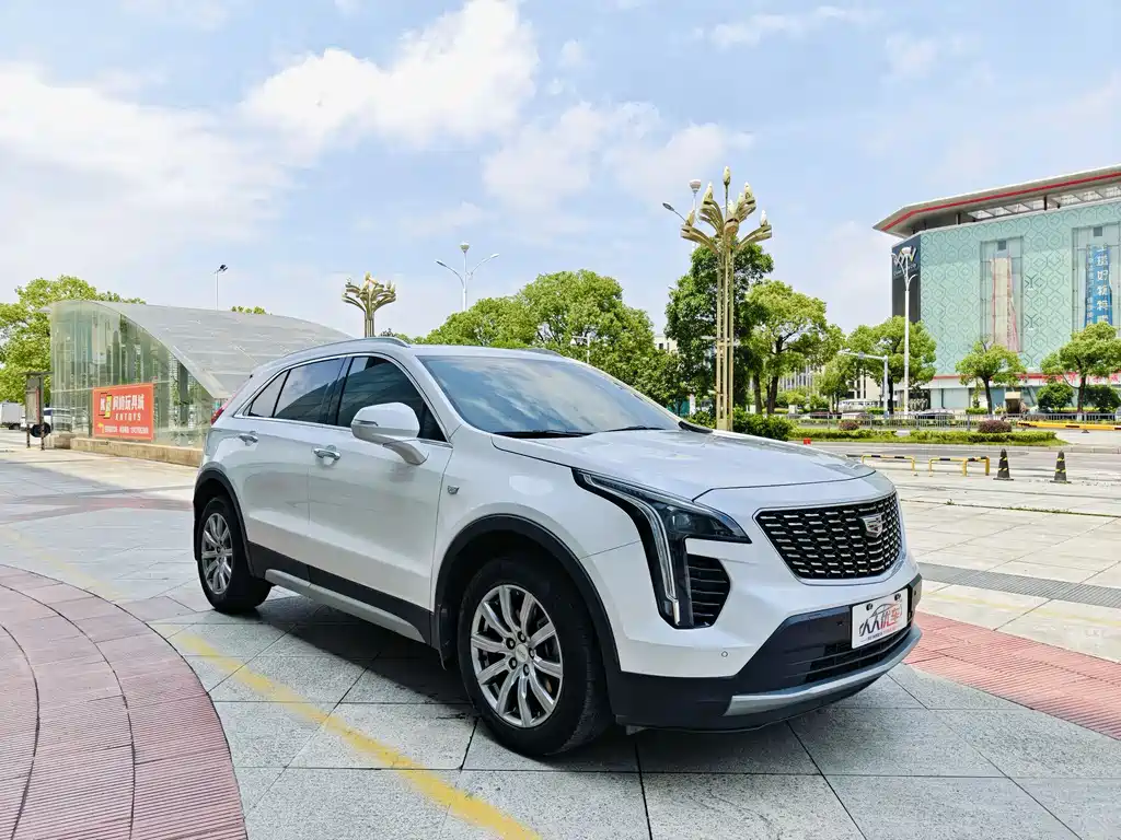 Cadillac XT4 2021 28T Lead