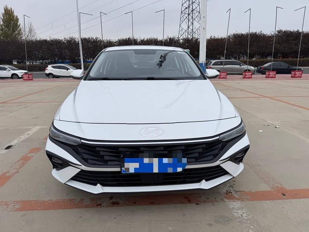 Hyundai Elantra 1.5 л 2024 г. Белый, пробег 27599 км