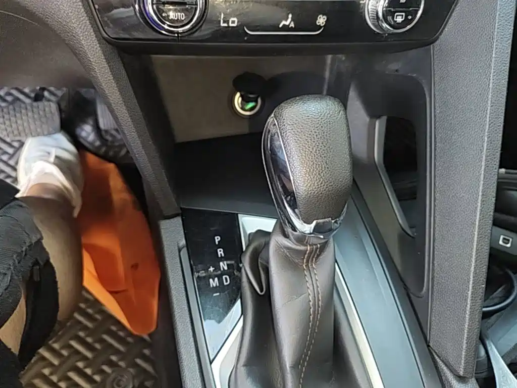 Chevrolet Volando — миниатюра 14