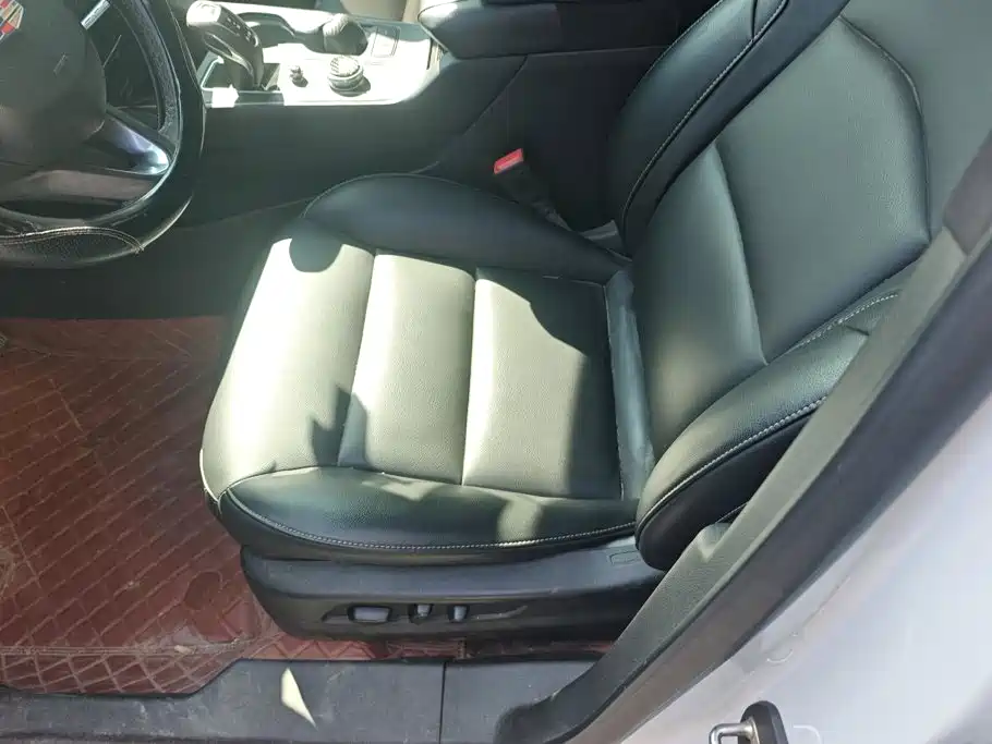 Cadillac XT4 — миниатюра 9