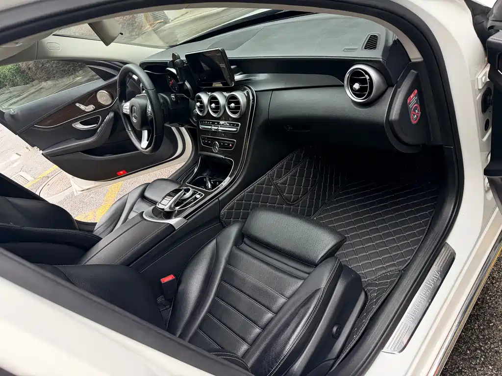 Mercedes-Benz C-Class — миниатюра 6