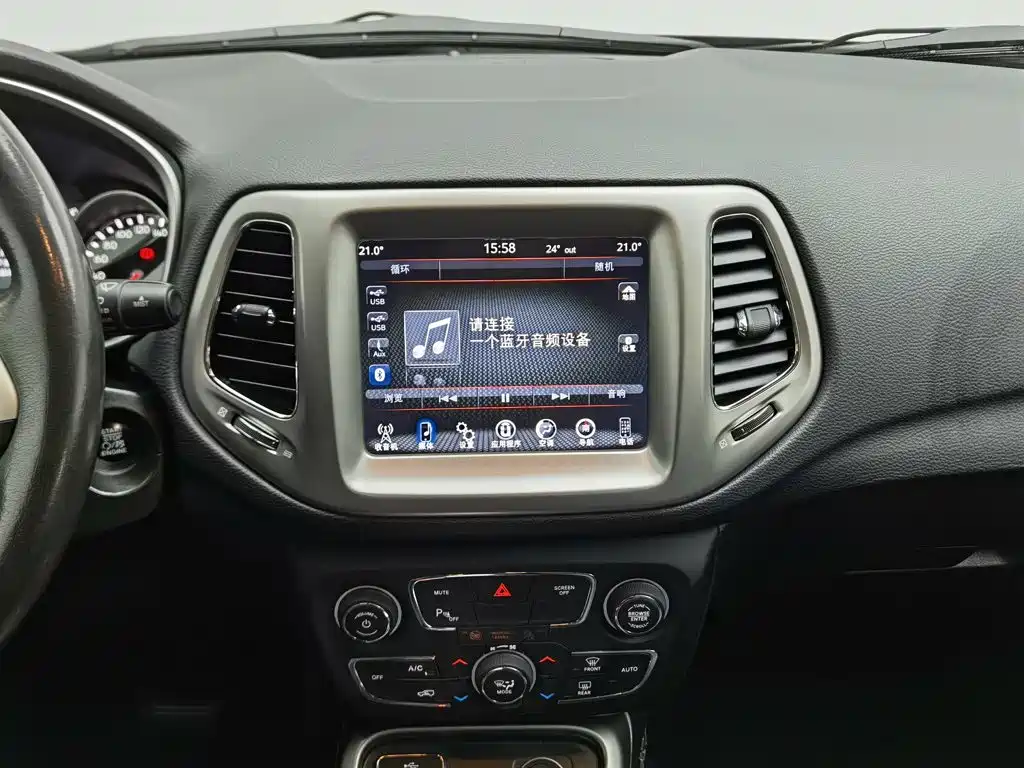 Jeep Compass — миниатюра 12