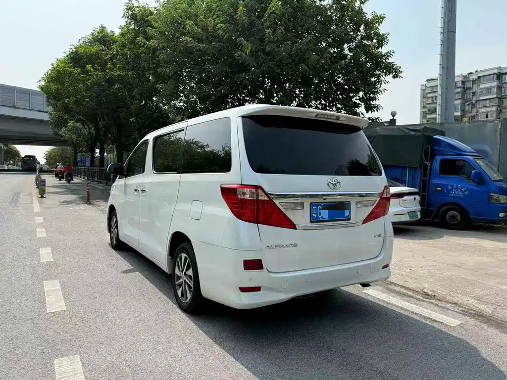 Toyota Alphard 3.5L Luxury Edition, фото 4