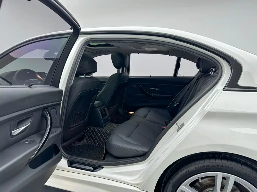 BMW 3 Series — миниатюра 17