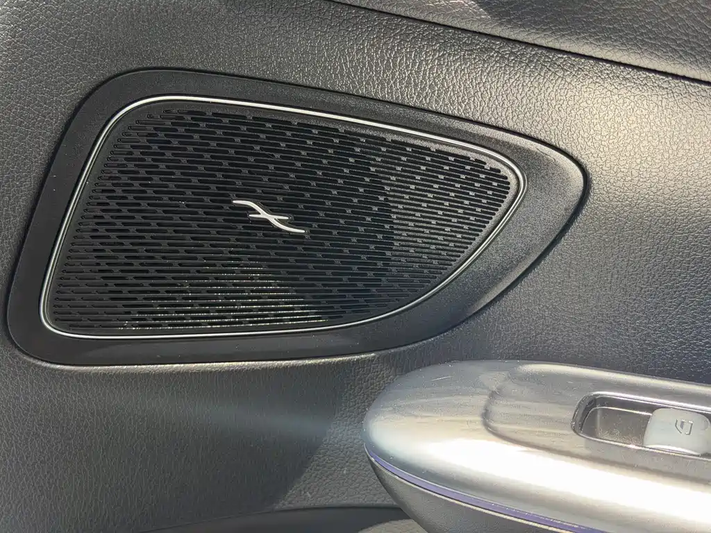 Mercedes-Benz C-Class — миниатюра 11