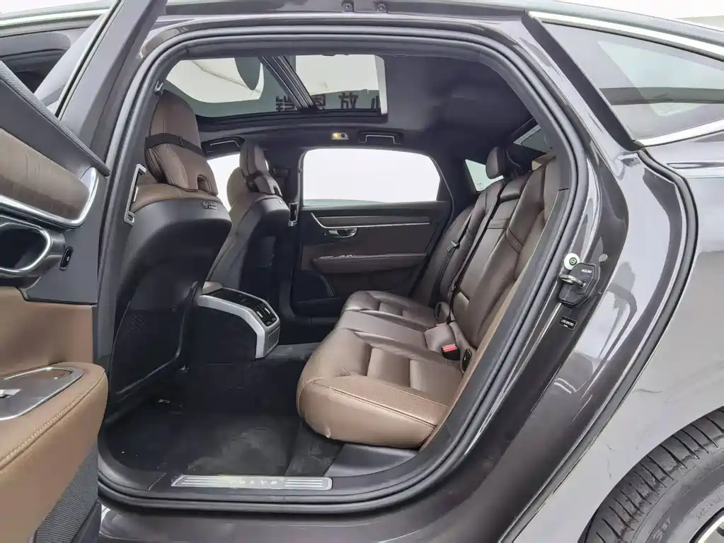 Volvo S90 — миниатюра 15
