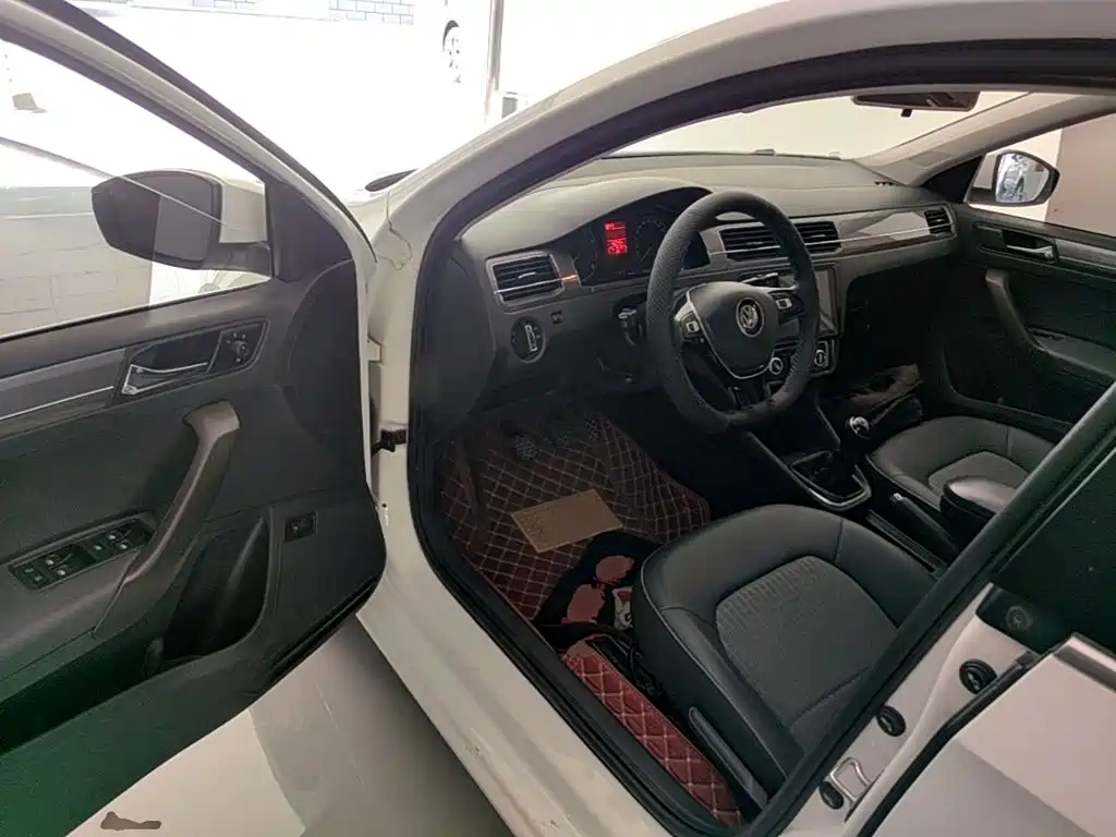 Volkswagen Santana — миниатюра 16