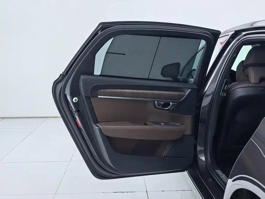 Volvo S90 — миниатюра 24