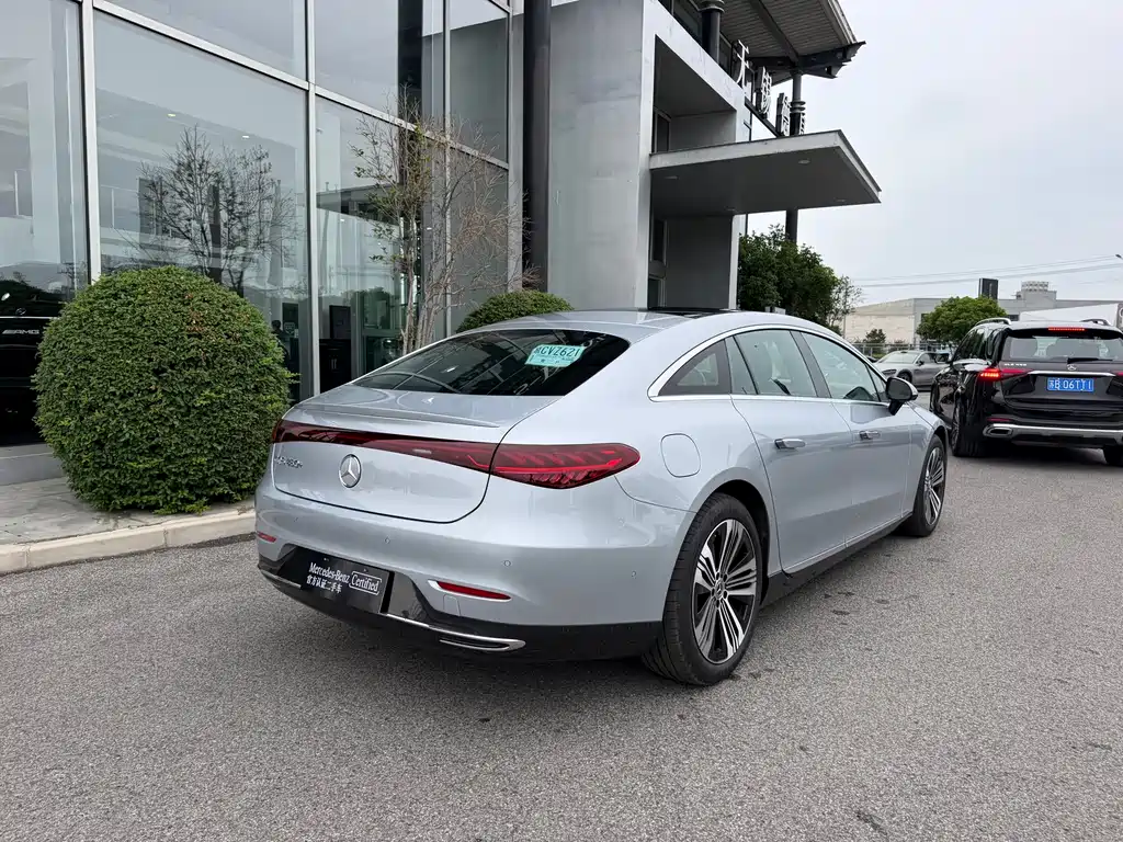 Mercedes-Benz EQS 2023 450+