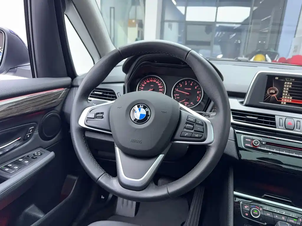 BMW 2 Series Active Tourer (Import) — миниатюра 9
