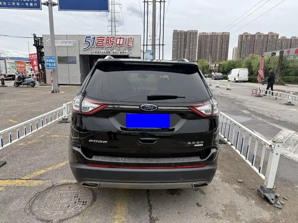 Ford Edge — миниатюра 8