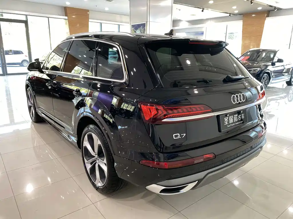 Audi Q7 — миниатюра 6
