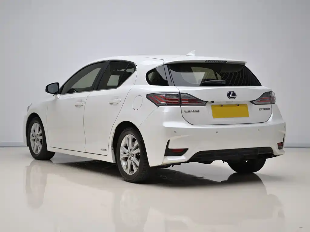 Lexus CT — миниатюра 4