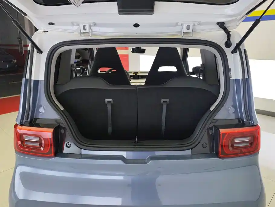 Wuling MINIEV — миниатюра 4