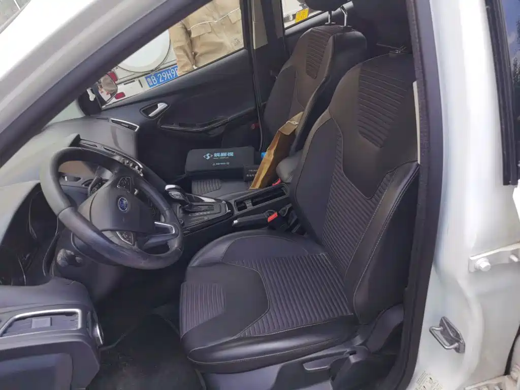 Ford Focus — миниатюра 11