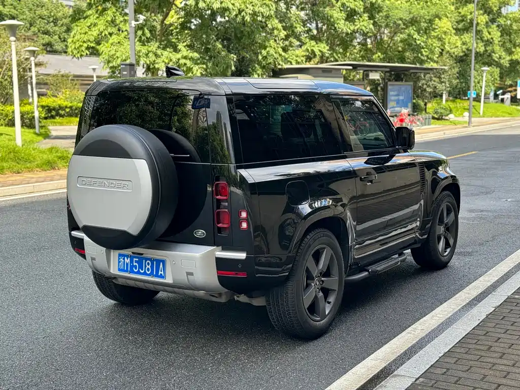 Land Rover Defender — миниатюра 3