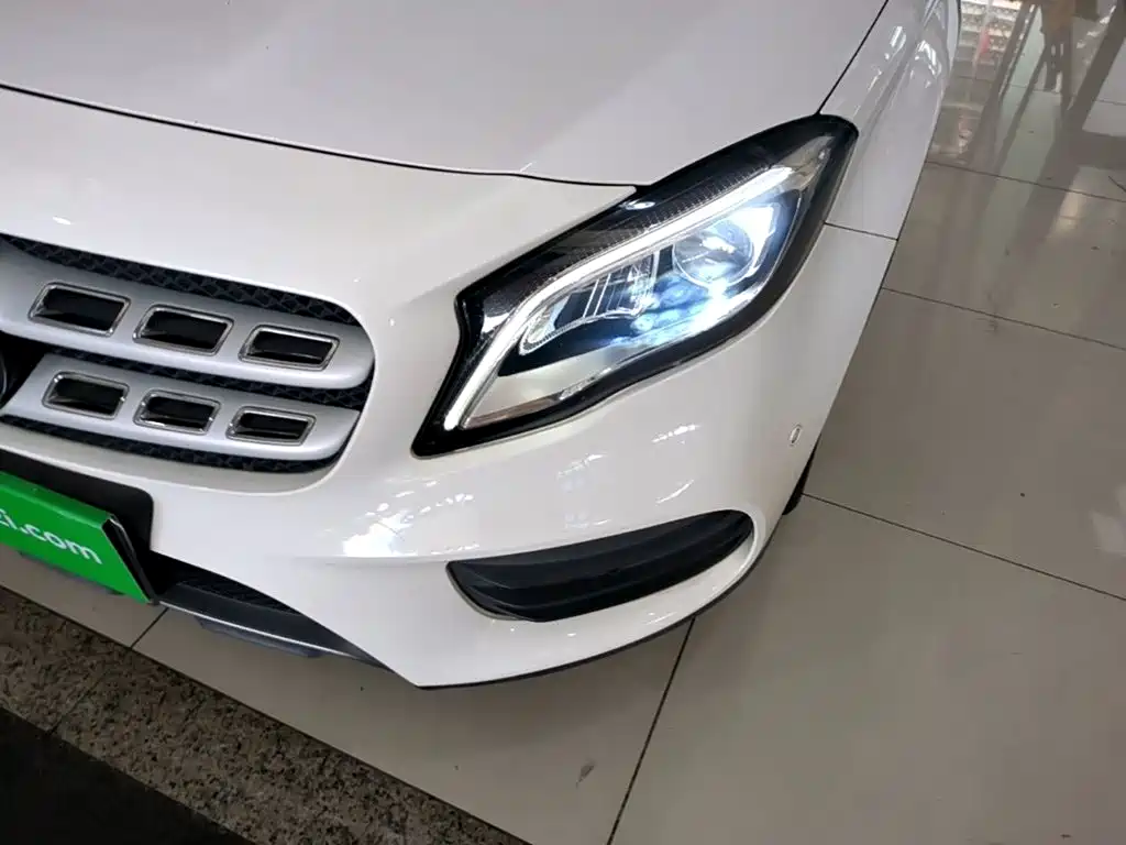 Mercedes-Benz GLA — миниатюра 24