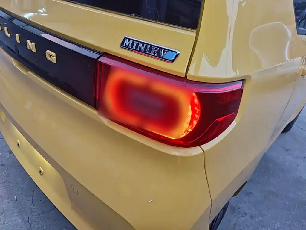 Wuling MINIEV — миниатюра 8