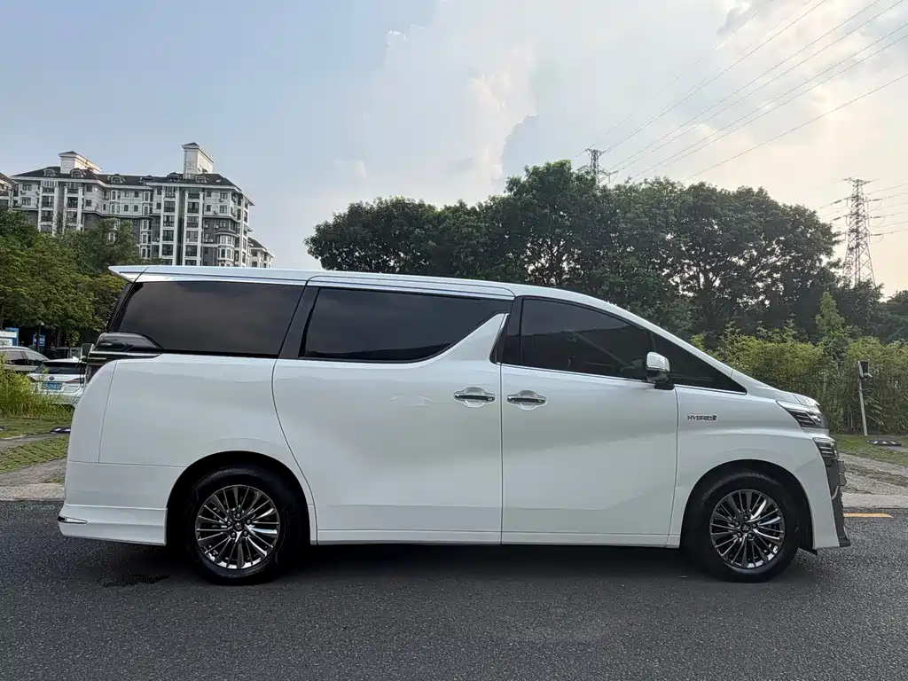 Toyota Vellfire — миниатюра 5