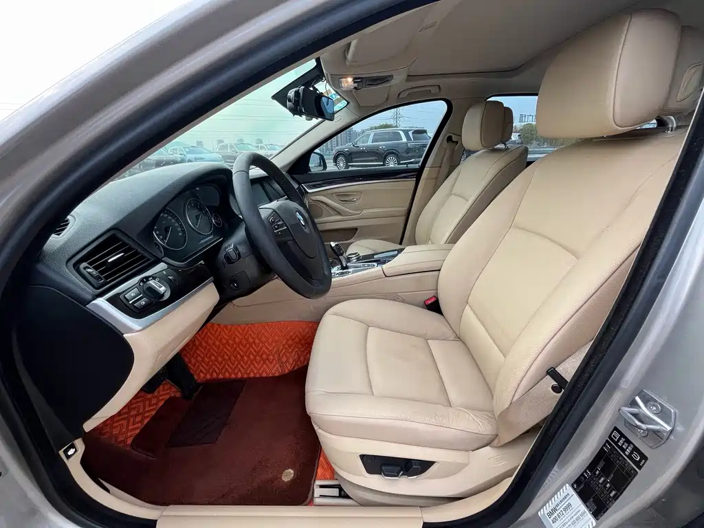 BMW 5 Series — миниатюра 11