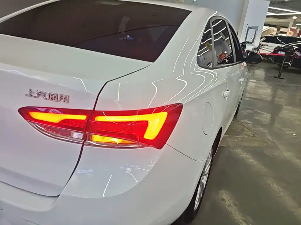 Buick Excelle — миниатюра 8