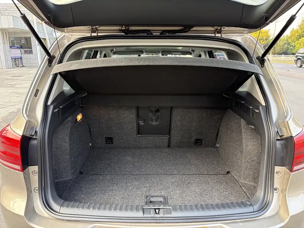 Volkswagen Tiguan — миниатюра 12