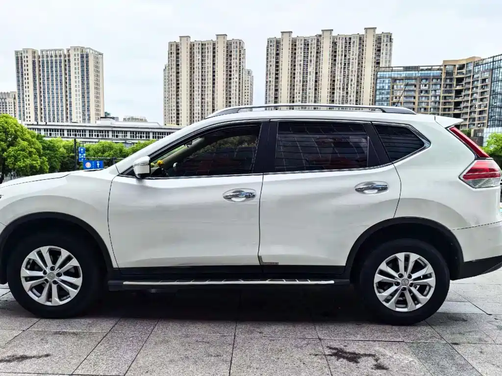 Nissan X-Trail — миниатюра 5