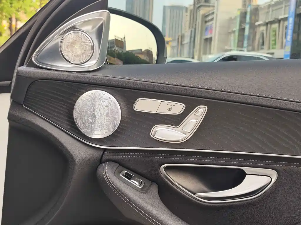 Mercedes-Benz C-Class — миниатюра 13