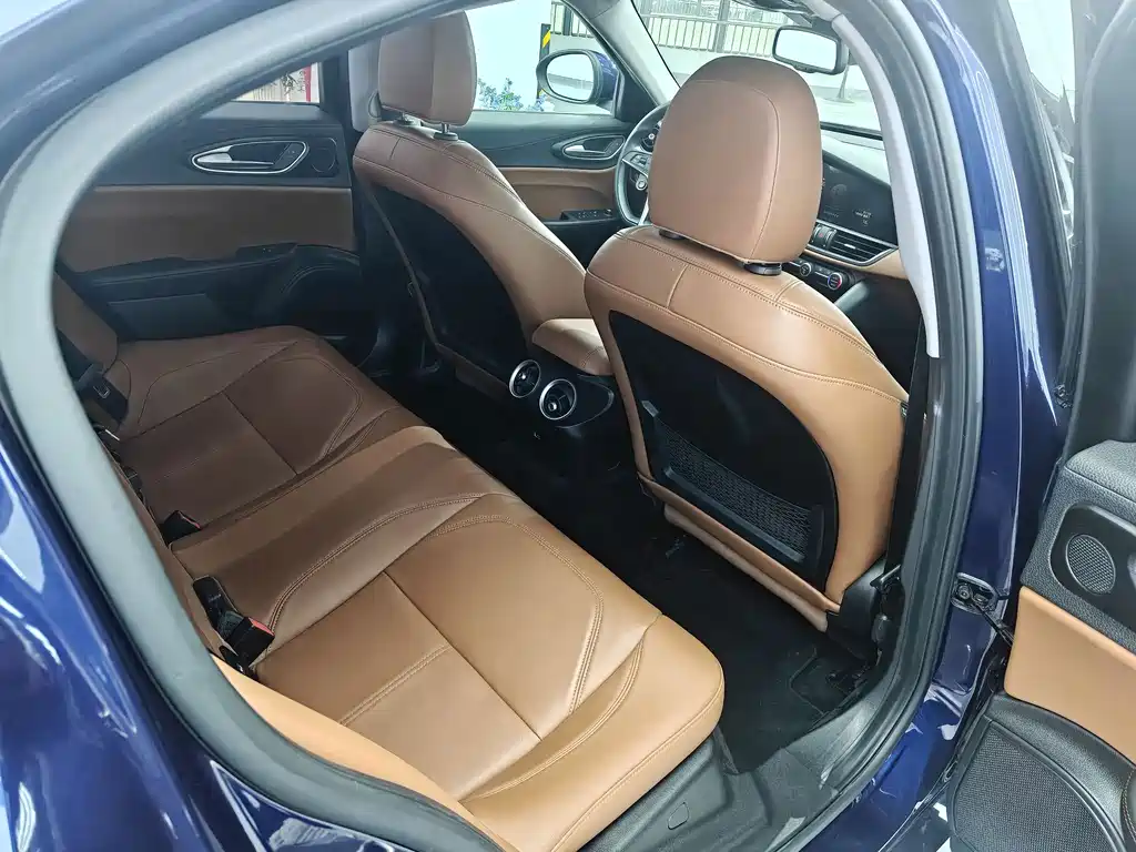 Alfa Romeo Giulia — миниатюра 10