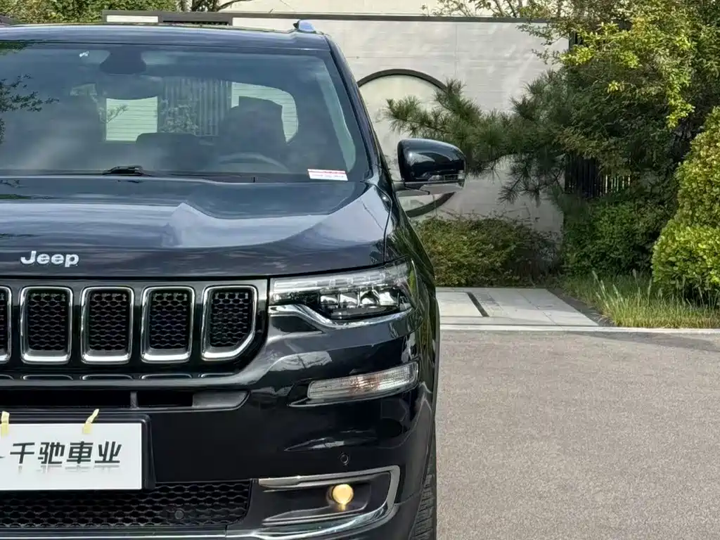 Jeep Grand Commander — миниатюра 3