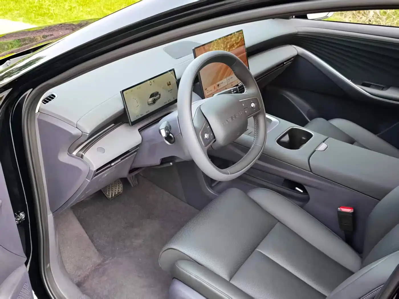 Nissan N6 2025 Черный из Китая