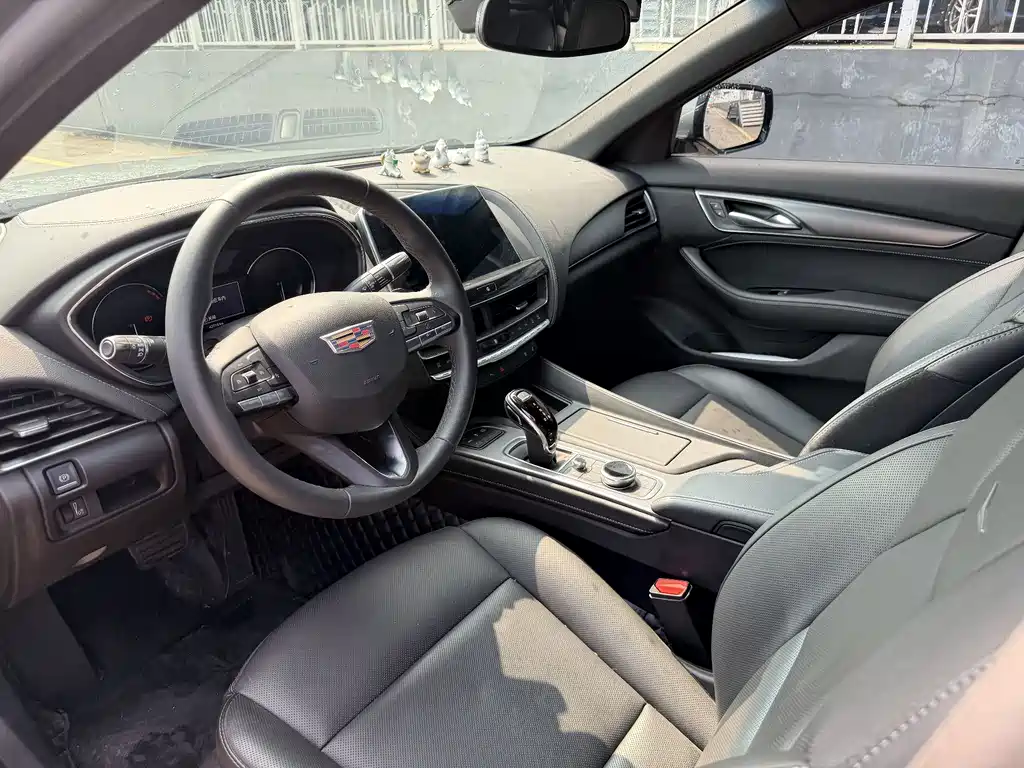 Cadillac CT5 — миниатюра 5