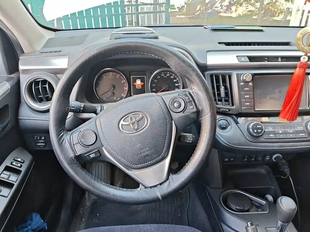 Toyota RAV4 — миниатюра 13