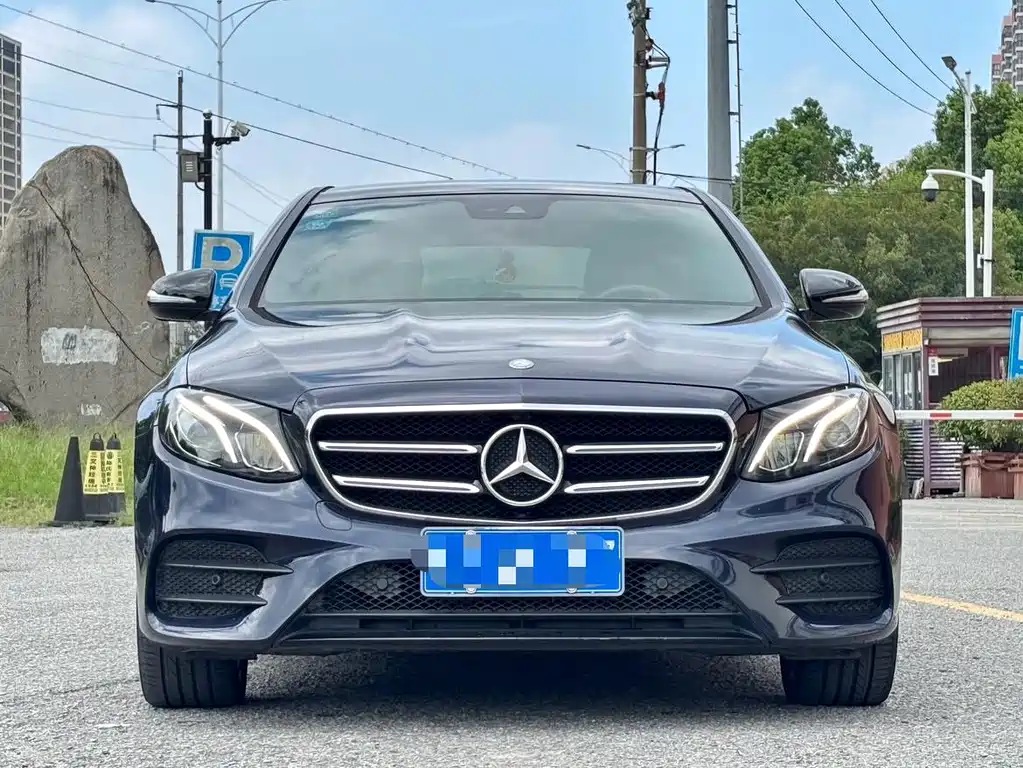Mercedes-Benz E-Class — миниатюра 2