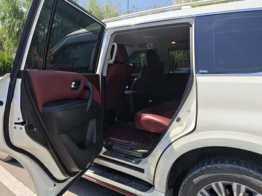 Nissan Patrol — миниатюра 11