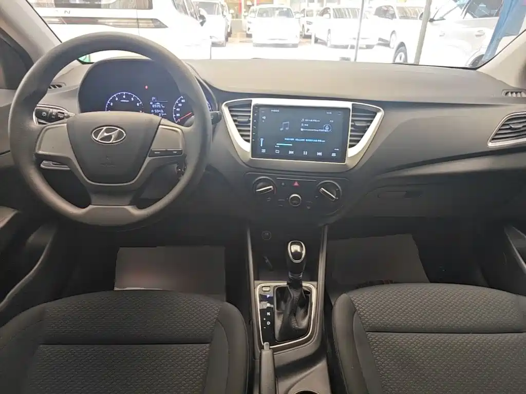 Hyundai Verna — миниатюра 10