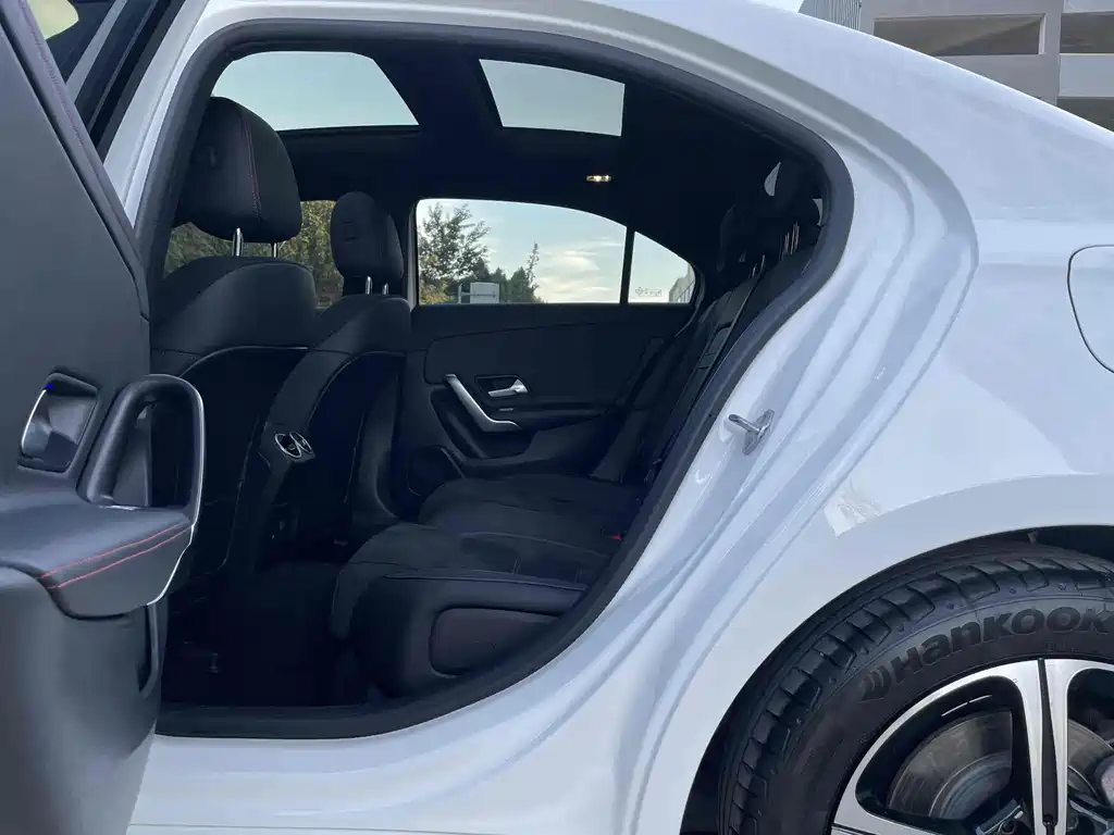 Mercedes-Benz A-Class — миниатюра 7