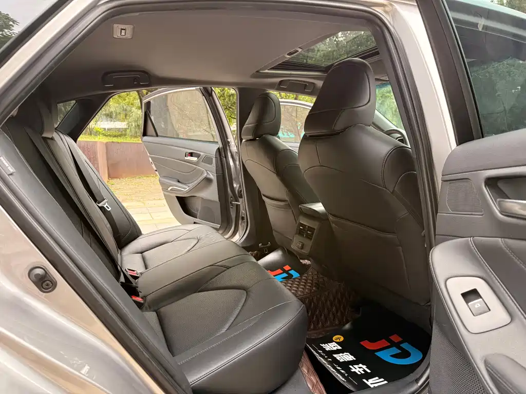 Toyota Avalon — миниатюра 18