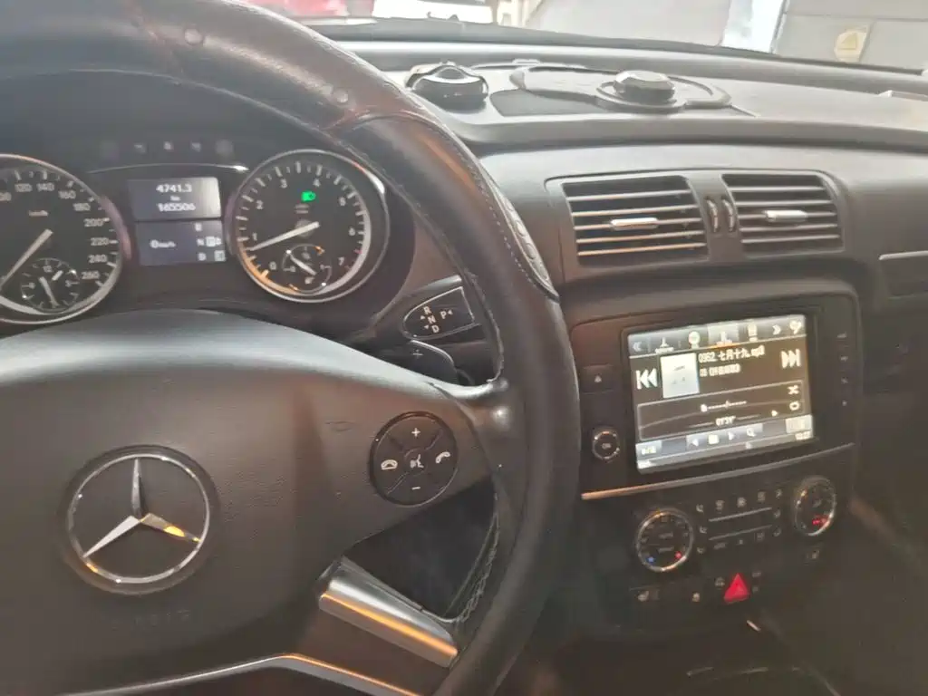 Mercedes-Benz R 2017 R 320 4MATIC