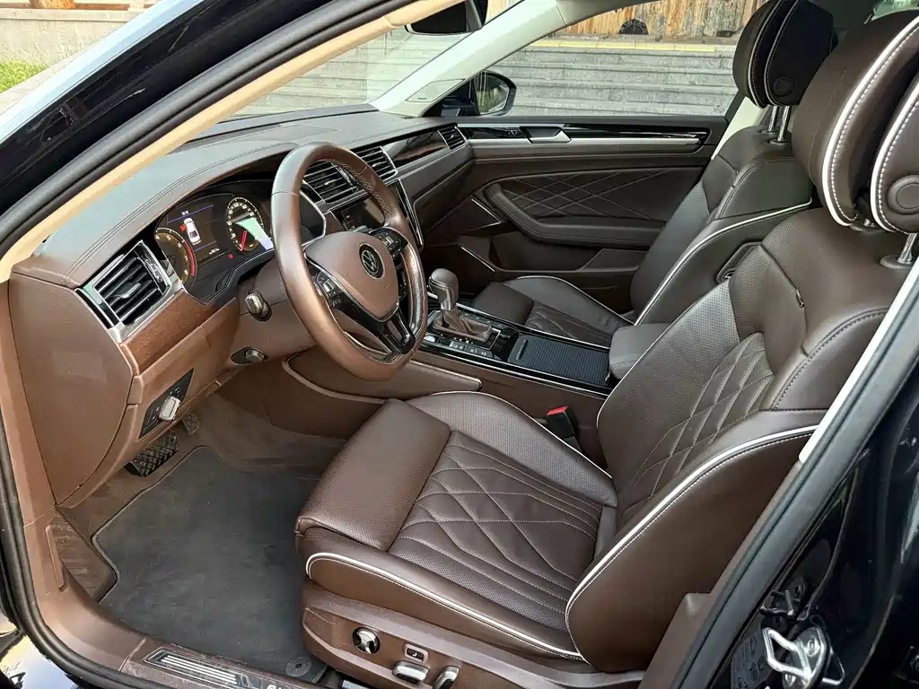 Volkswagen Phideon — миниатюра 8