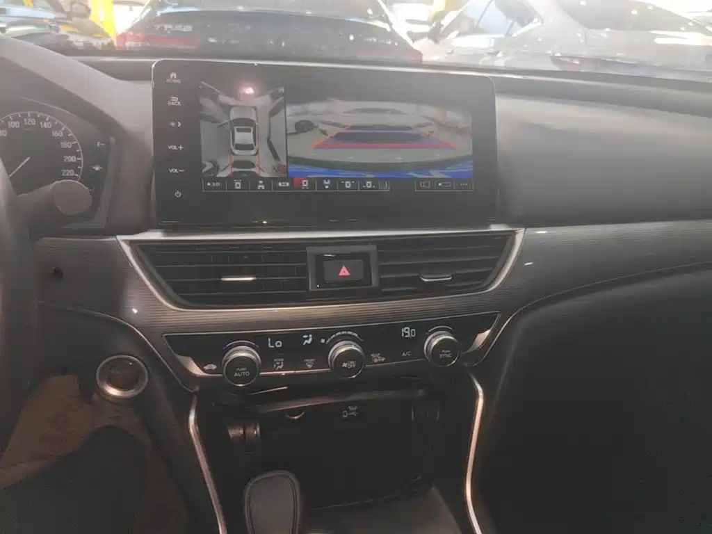 Honda Accord — миниатюра 13
