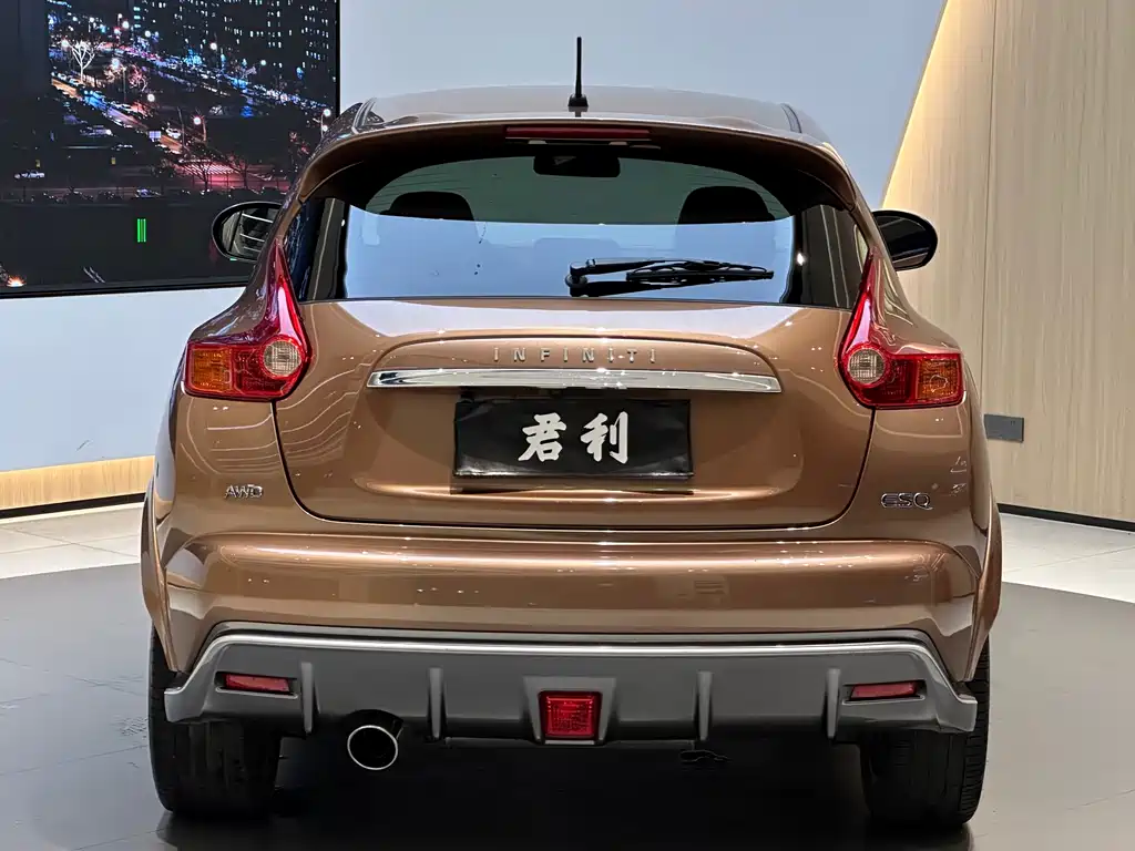 Infiniti ESQ 2014 1.6T