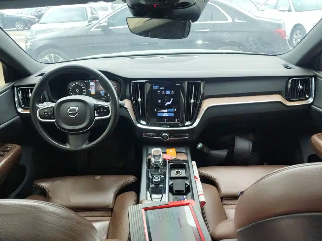 Volvo S60 2022 B4 Luxury