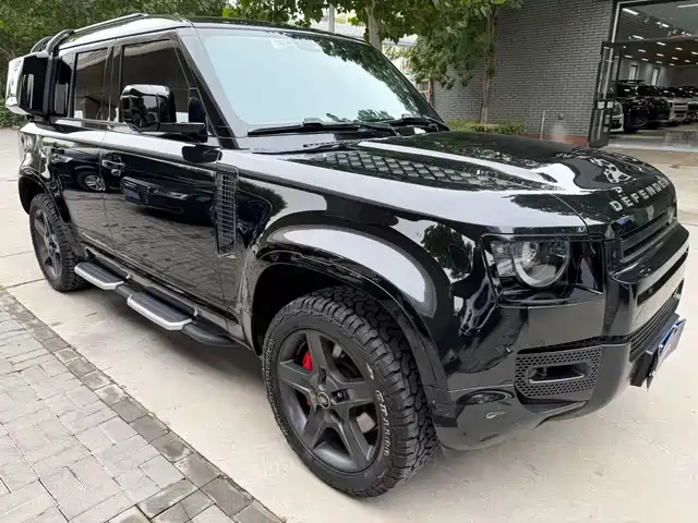 LAND ROVER  DEFENDER 2023