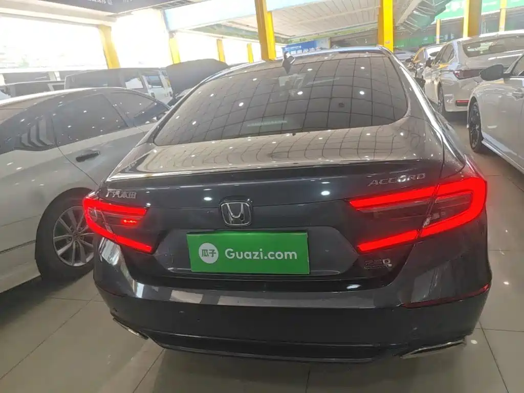 Honda Accord — миниатюра 6